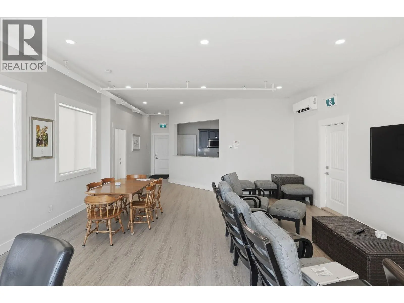 2000 Valleyview Drive Unit# 3