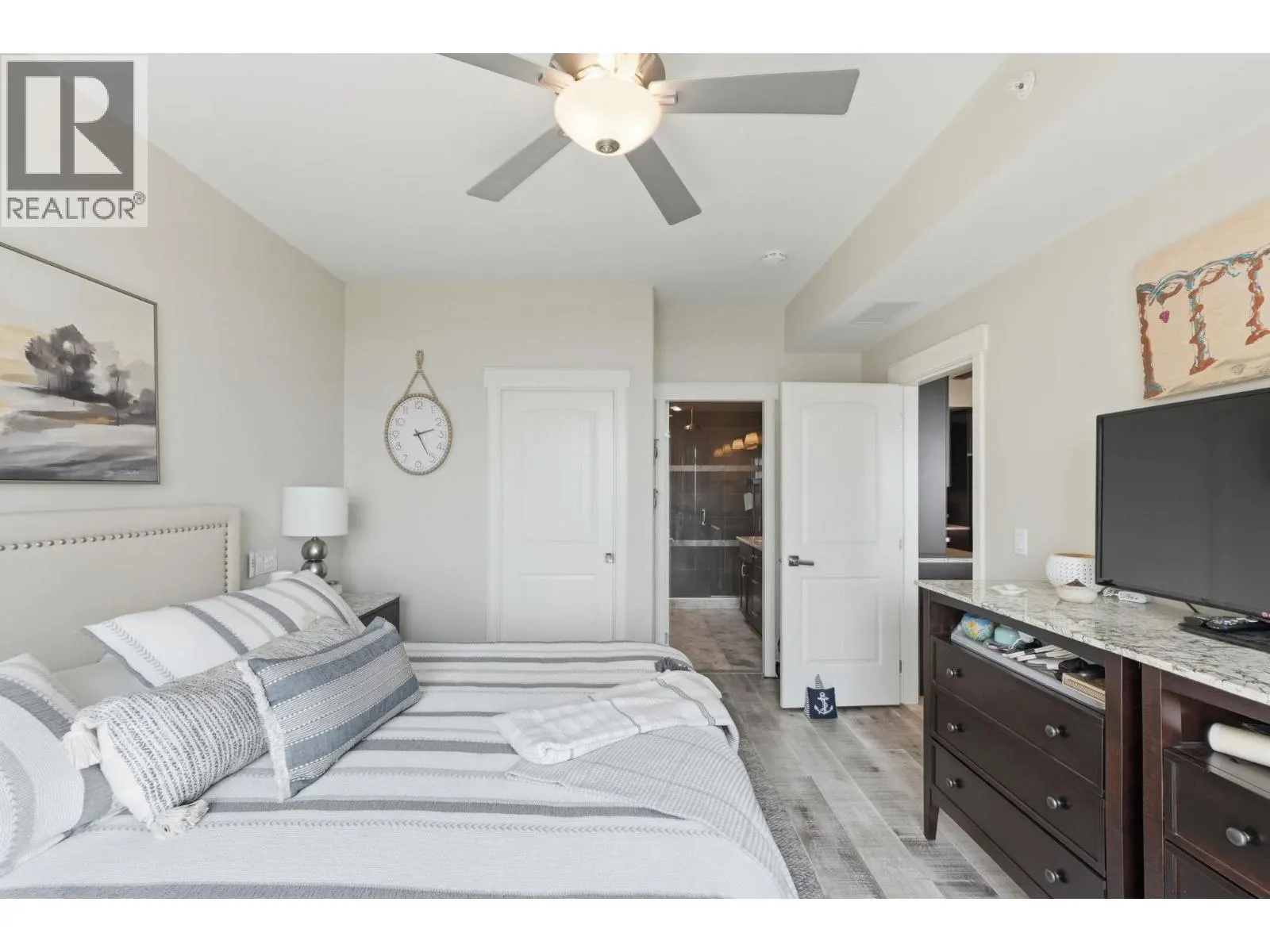 2000 Valleyview Drive Unit# 3