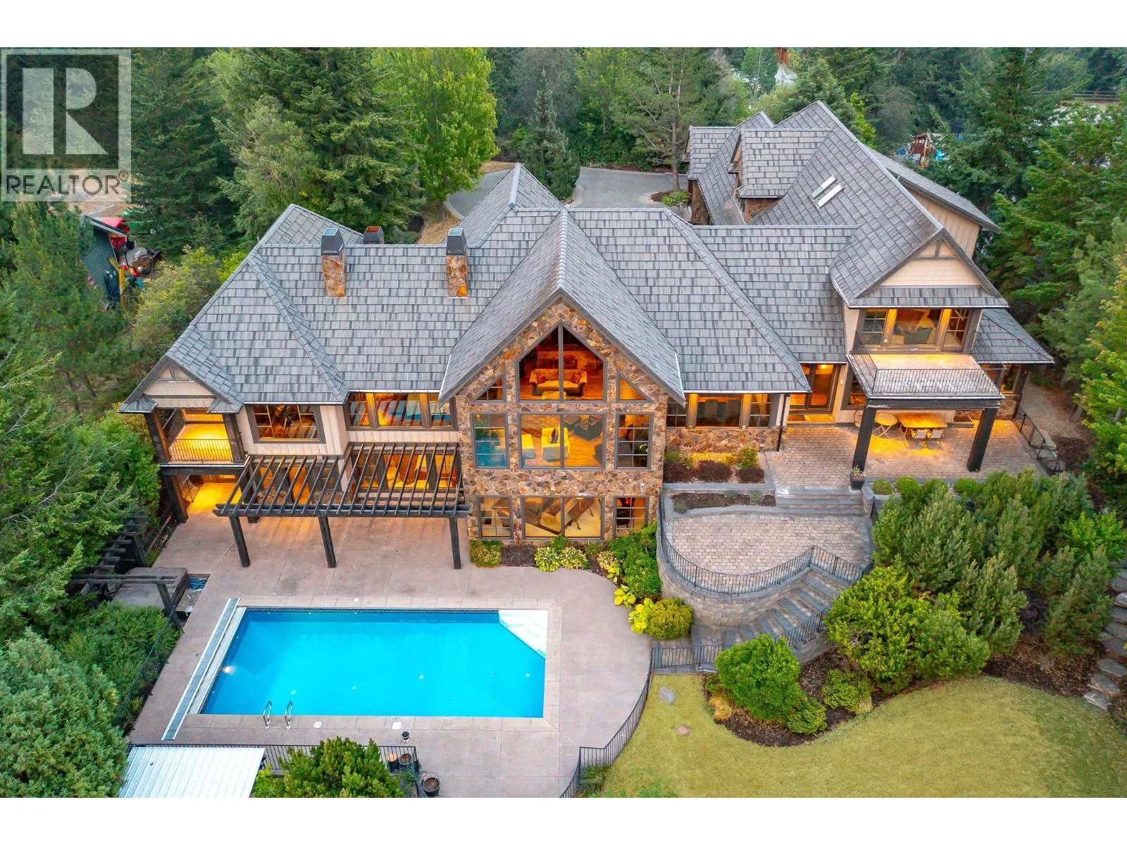 3006 Coachwood Crescent