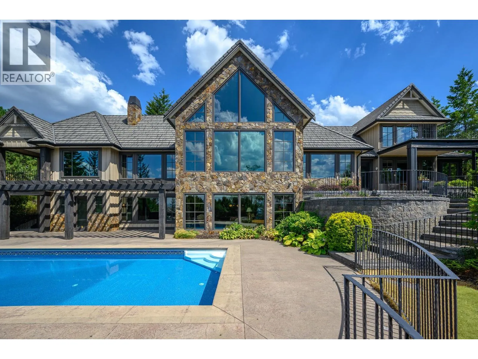 3006 Coachwood Crescent