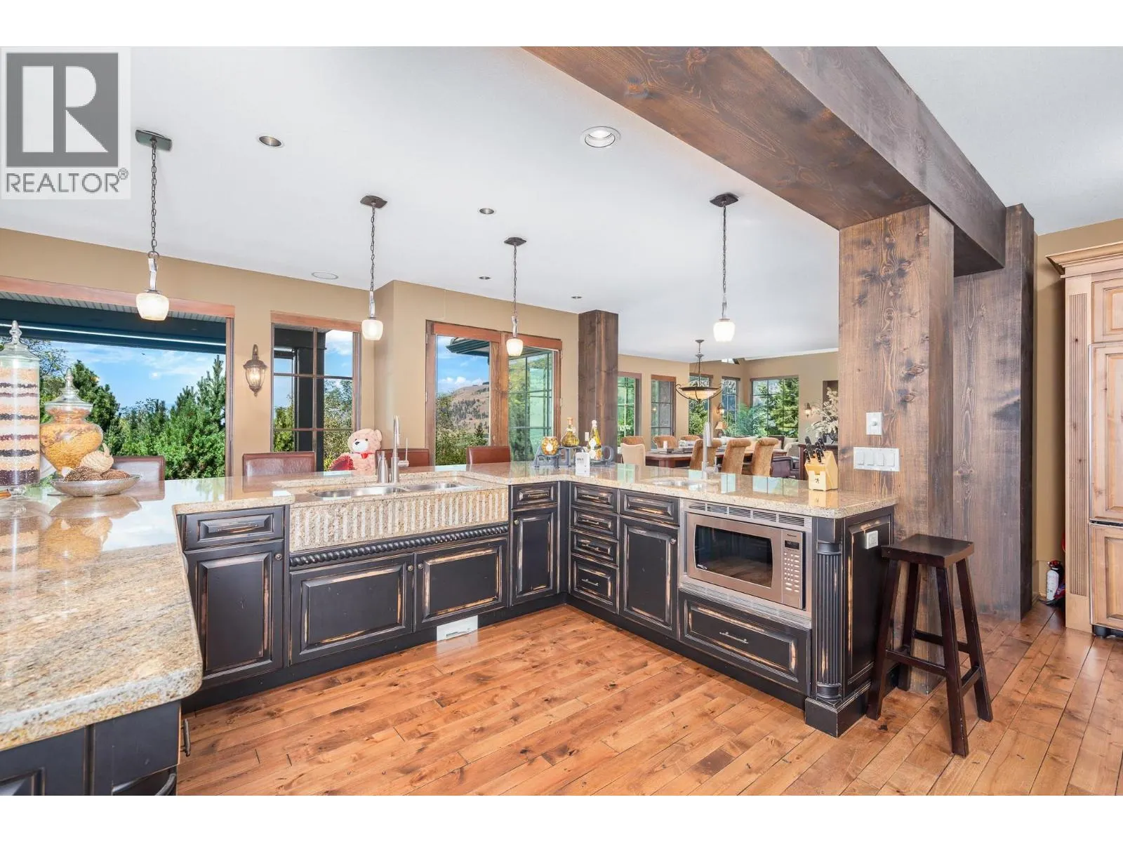 3006 Coachwood Crescent