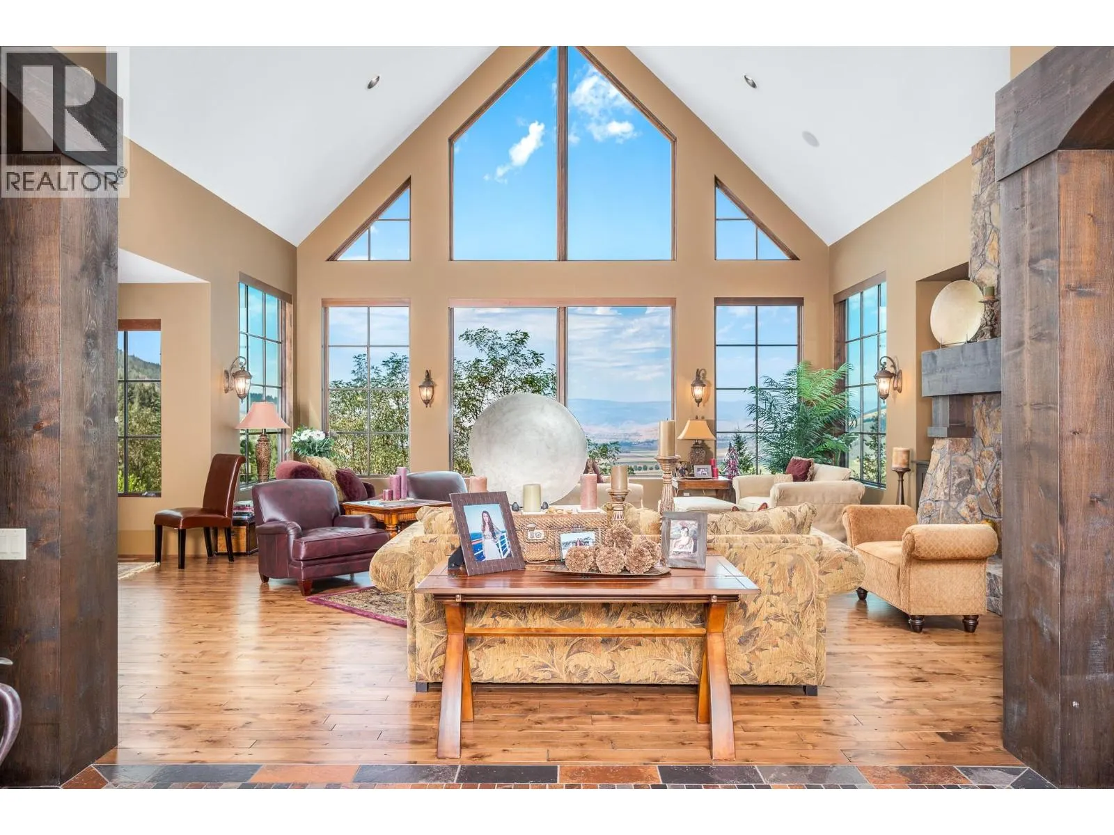 3006 Coachwood Crescent