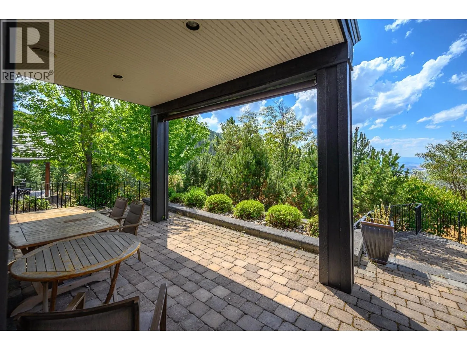 3006 Coachwood Crescent