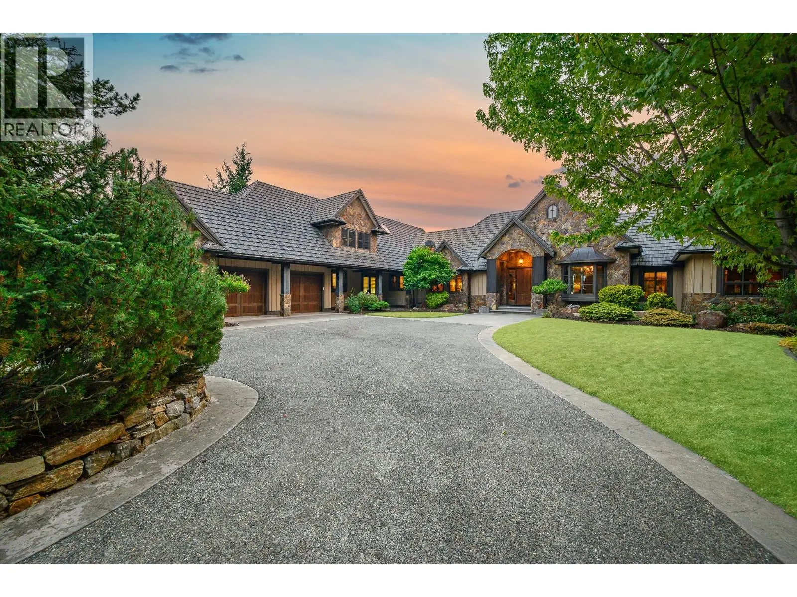 3006 Coachwood Crescent