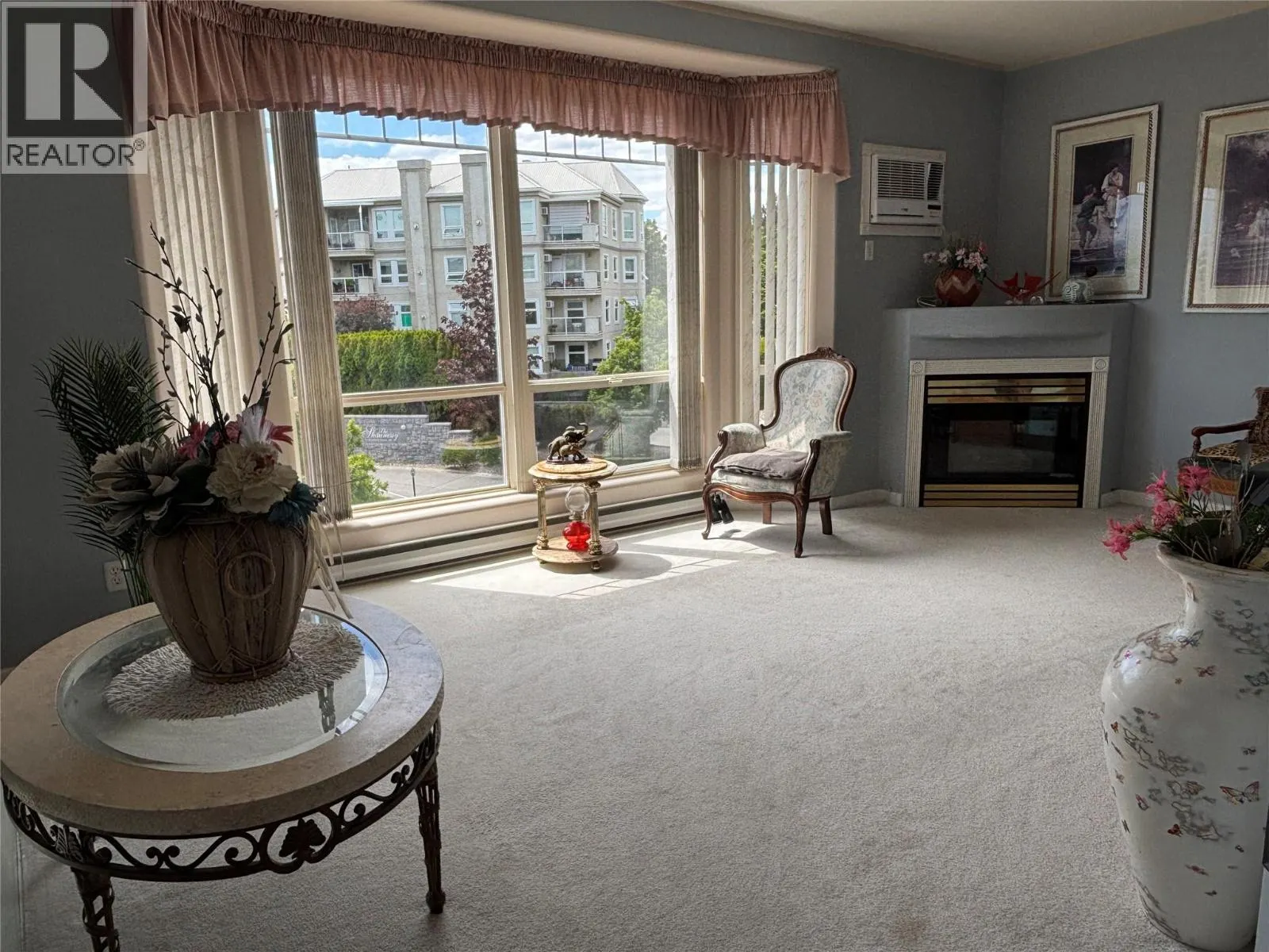 3221 Centennial Drive Unit# 401