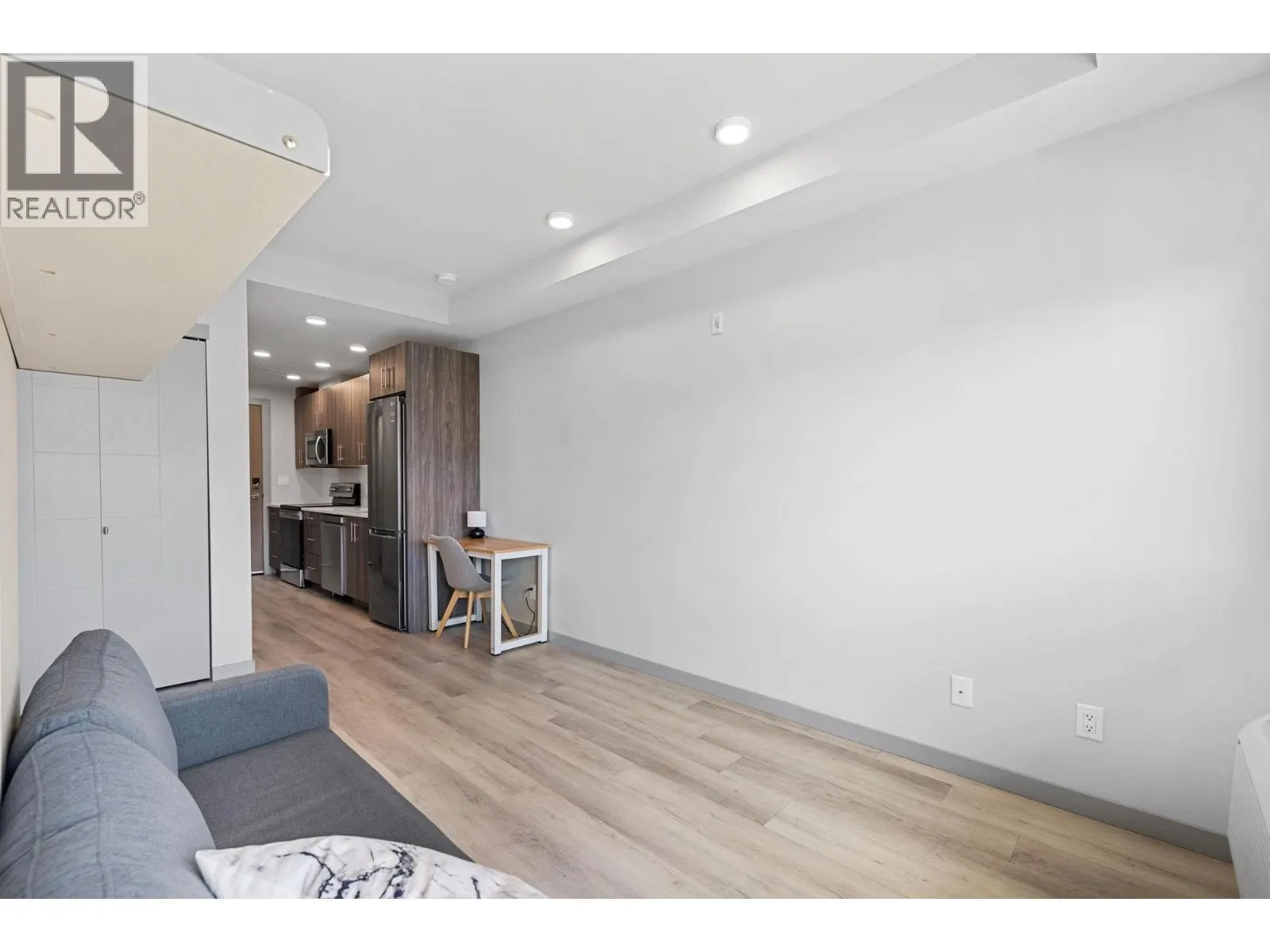 345 Dougall Road N Unit# 320