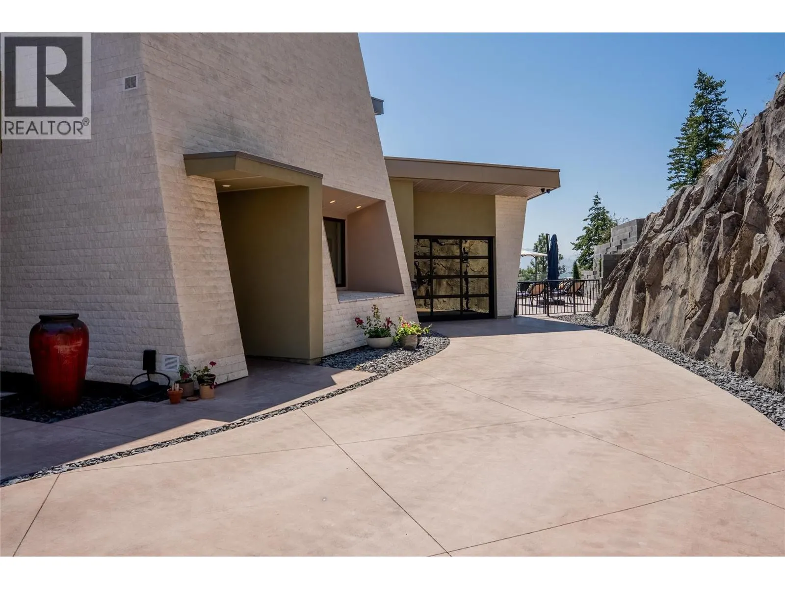 732 Highpointe Place