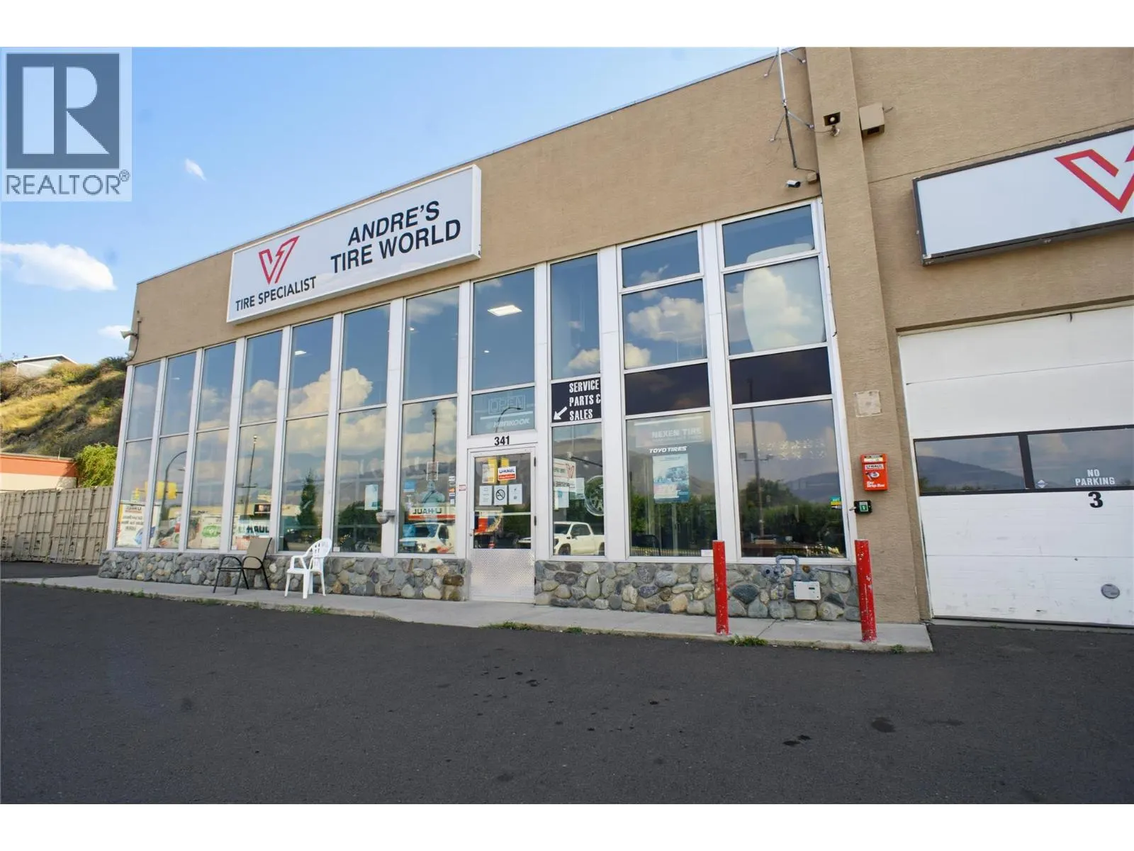 341 Victoria Street W