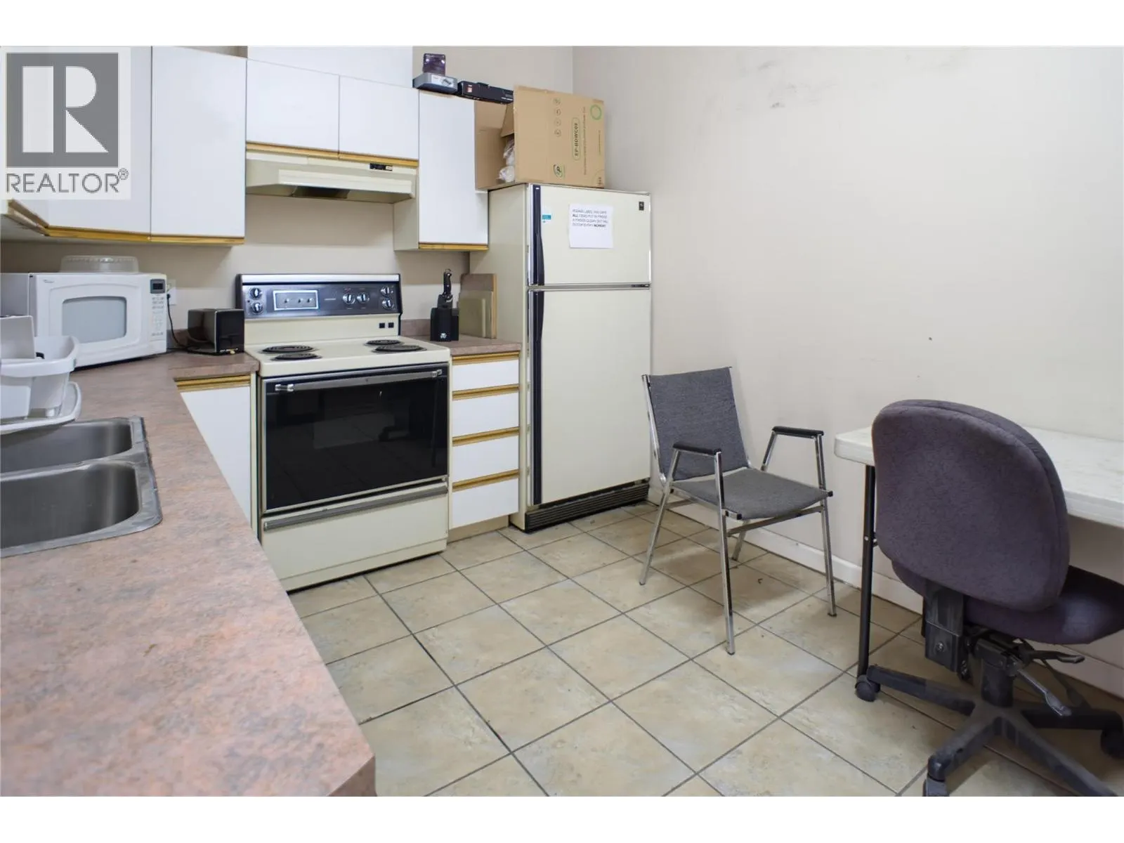 341 Victoria Street W