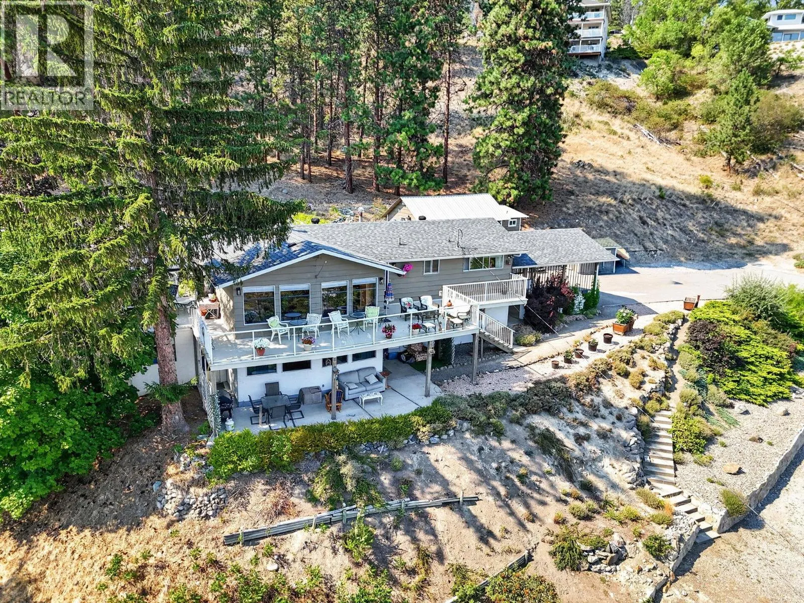 5868 MacGREGOR Road