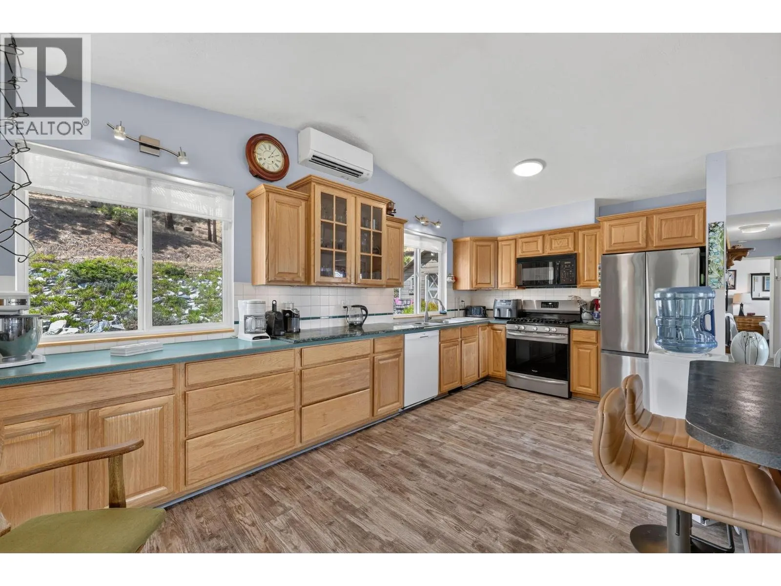 5868 MacGREGOR Road