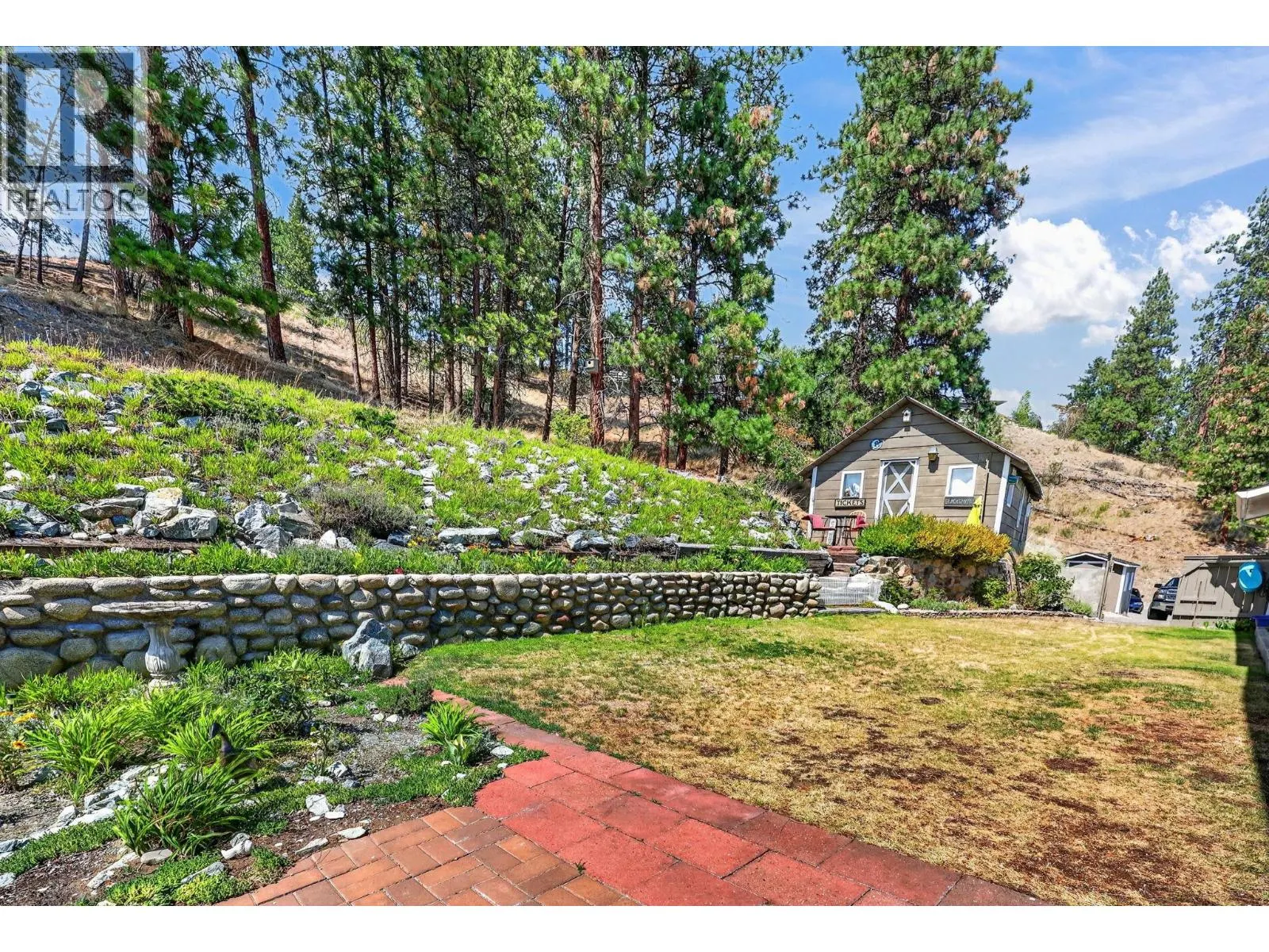 5868 MacGREGOR Road