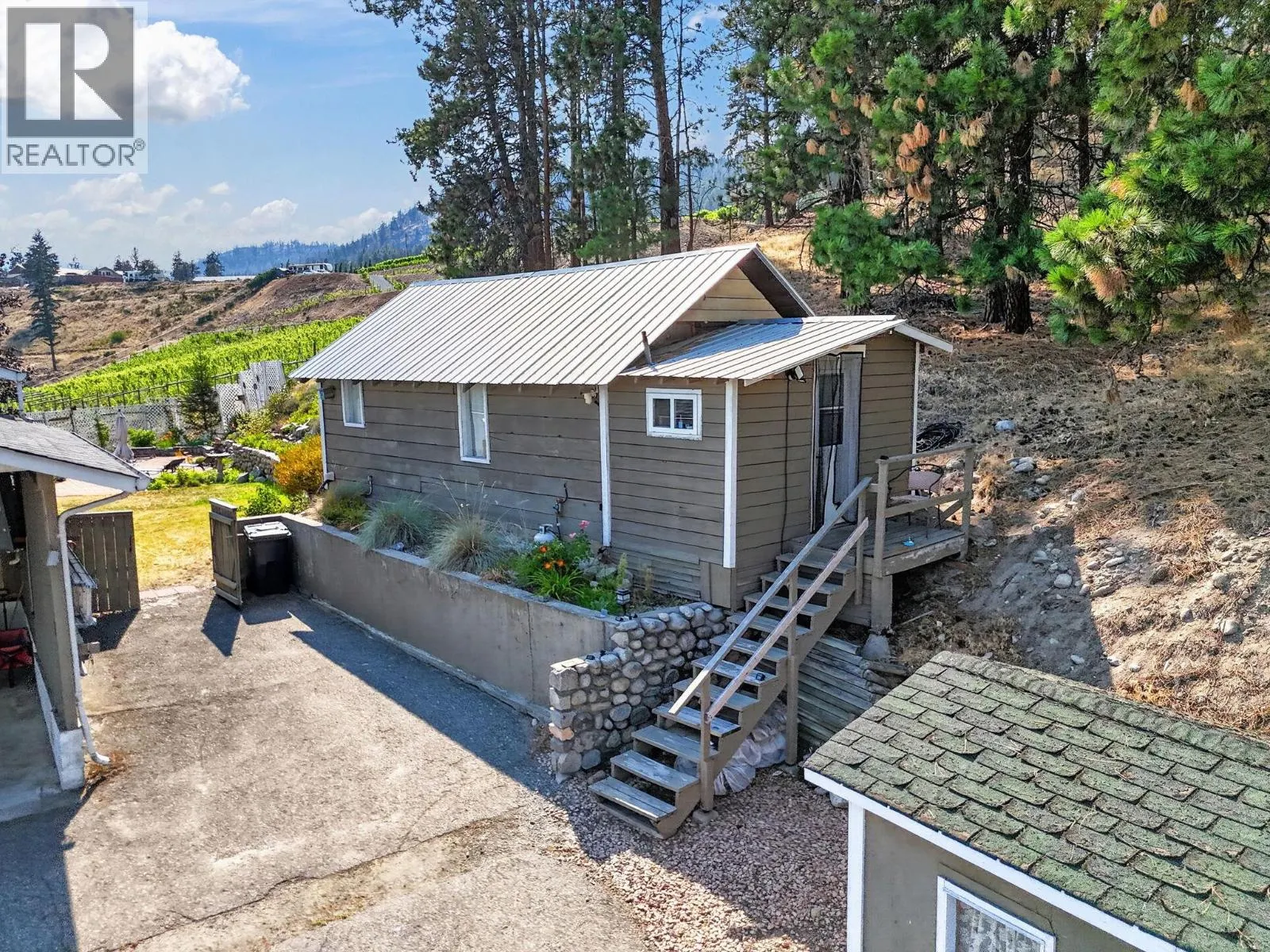 5868 MacGREGOR Road