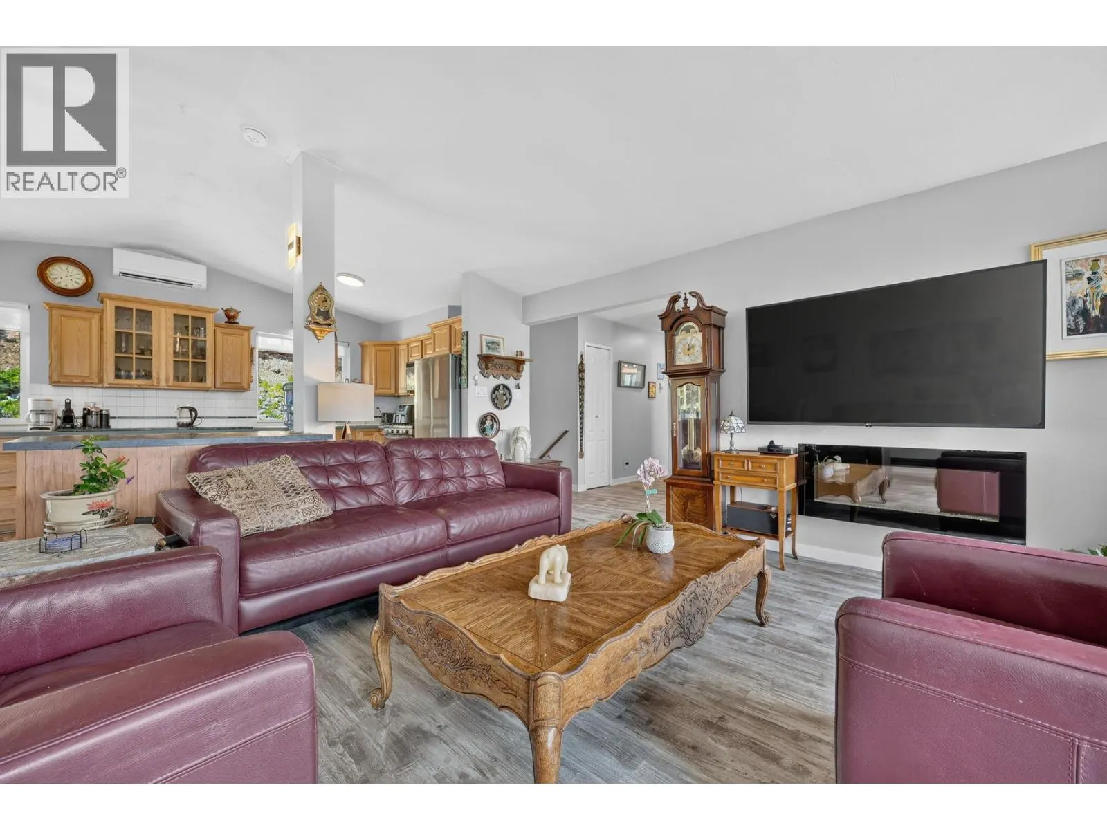 5868 MacGREGOR Road