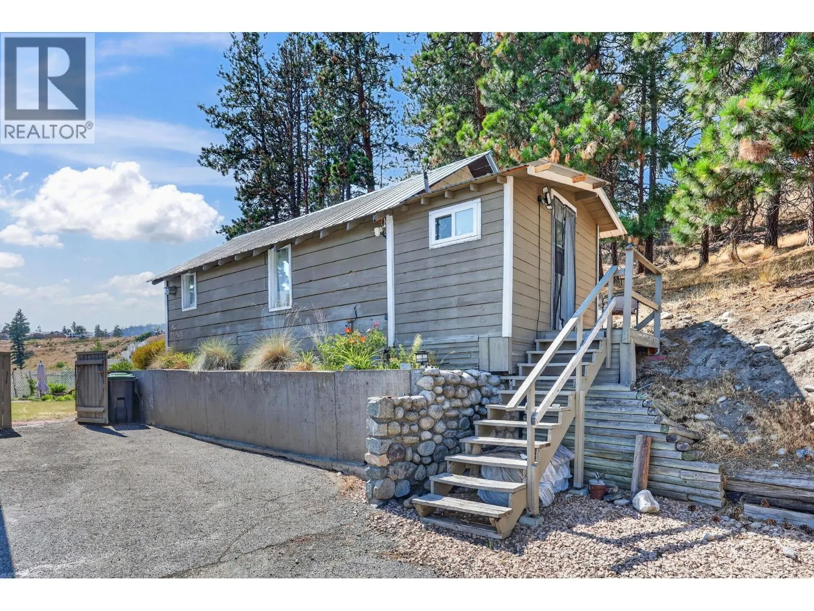 5868 MacGREGOR Road