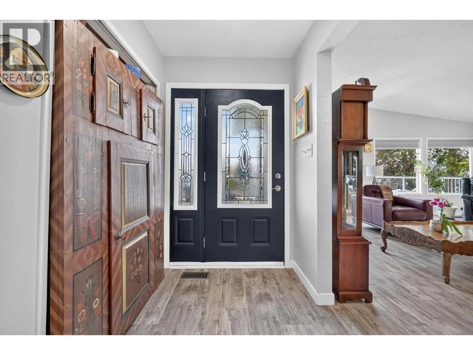 5868 MacGREGOR Road