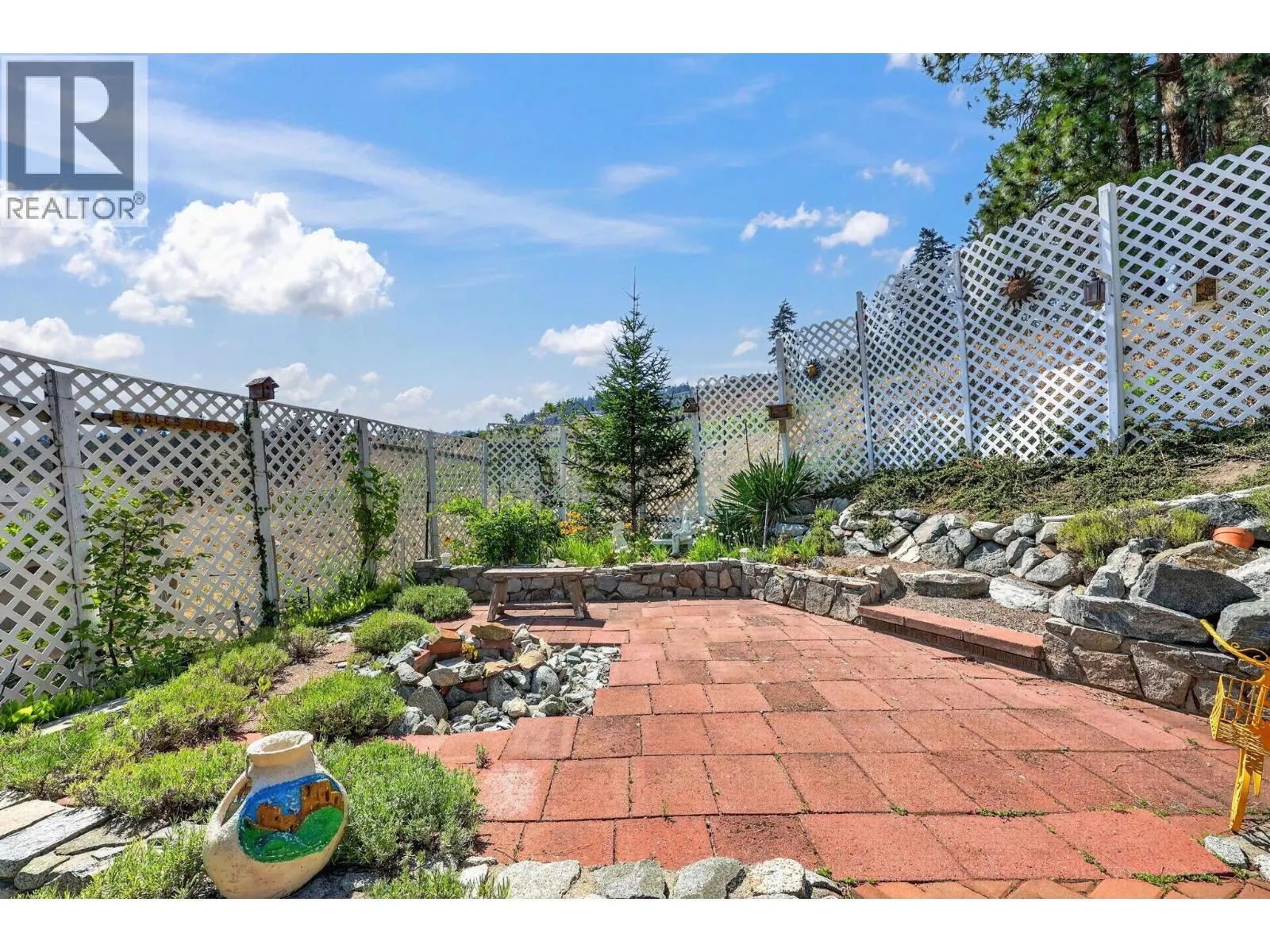 5868 MacGREGOR Road