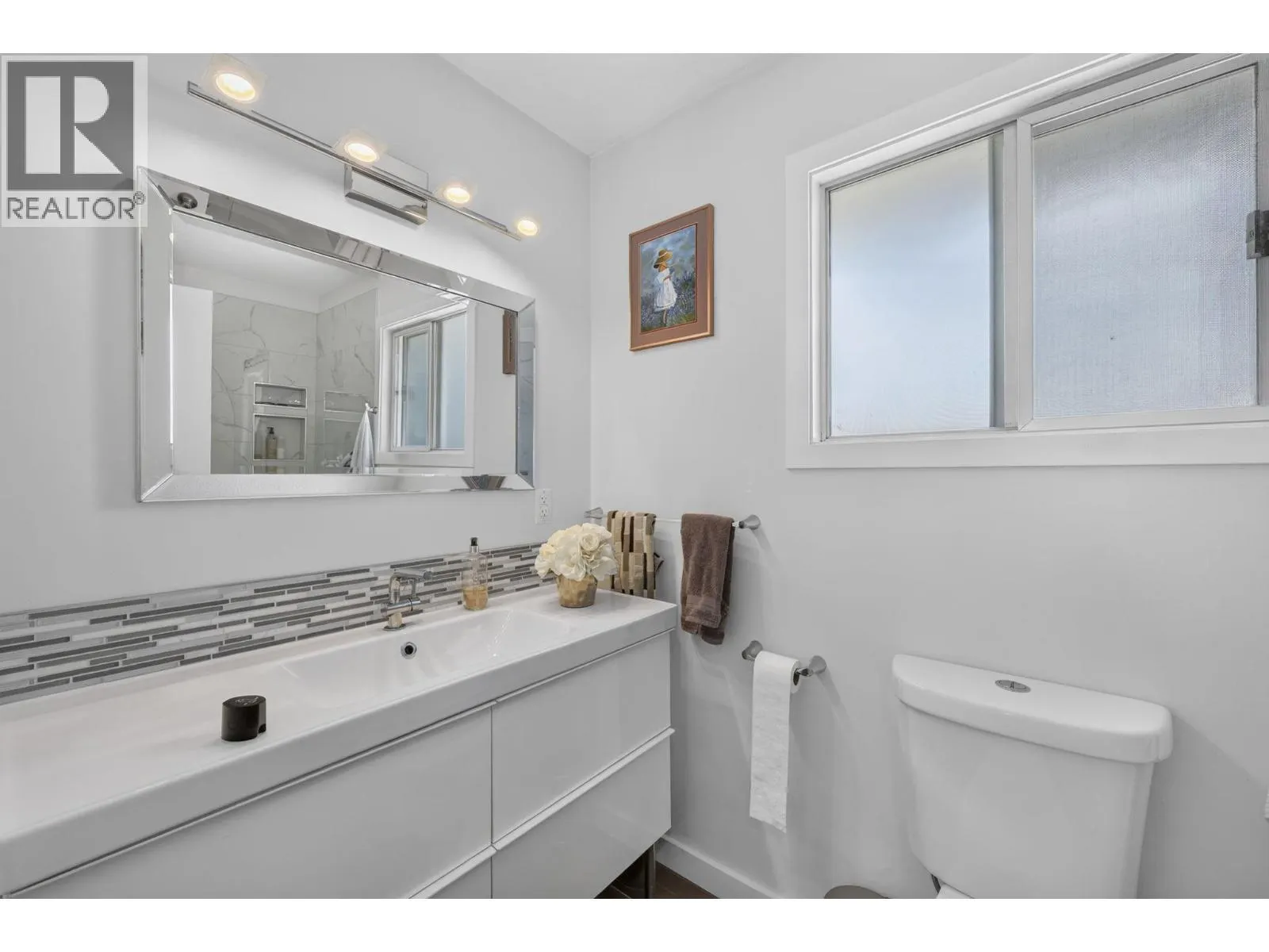 5868 MacGREGOR Road