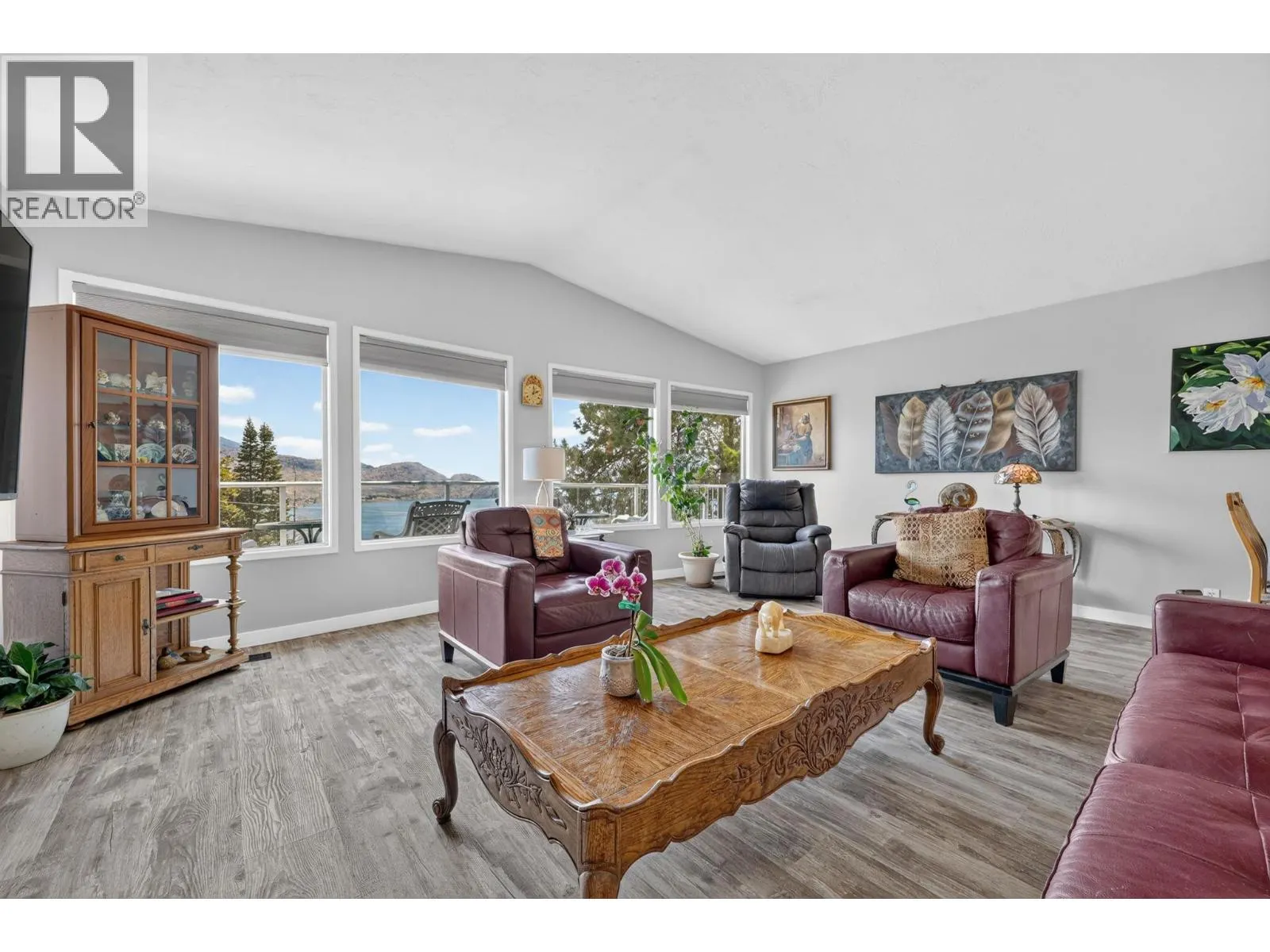 5868 MacGREGOR Road