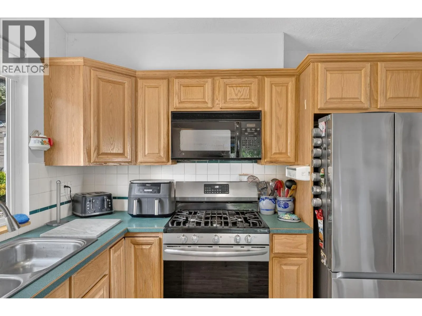5868 MacGREGOR Road