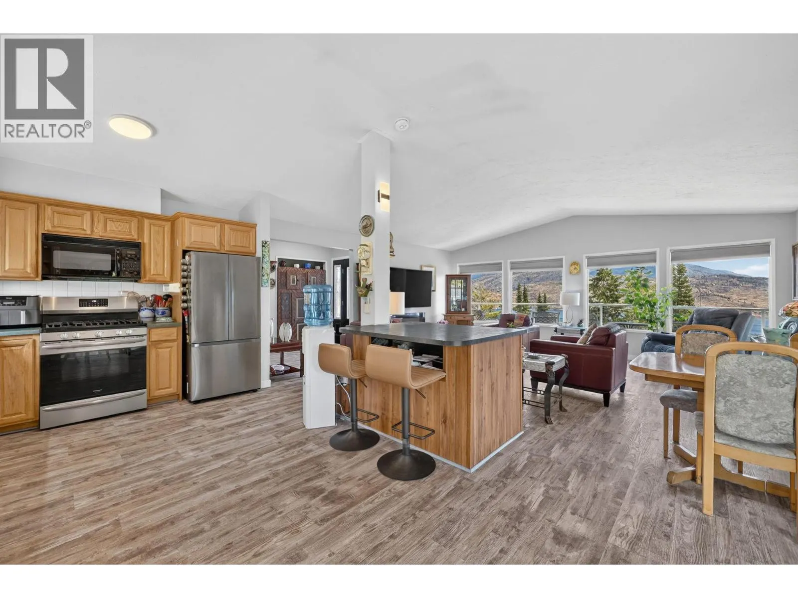 5868 MacGREGOR Road