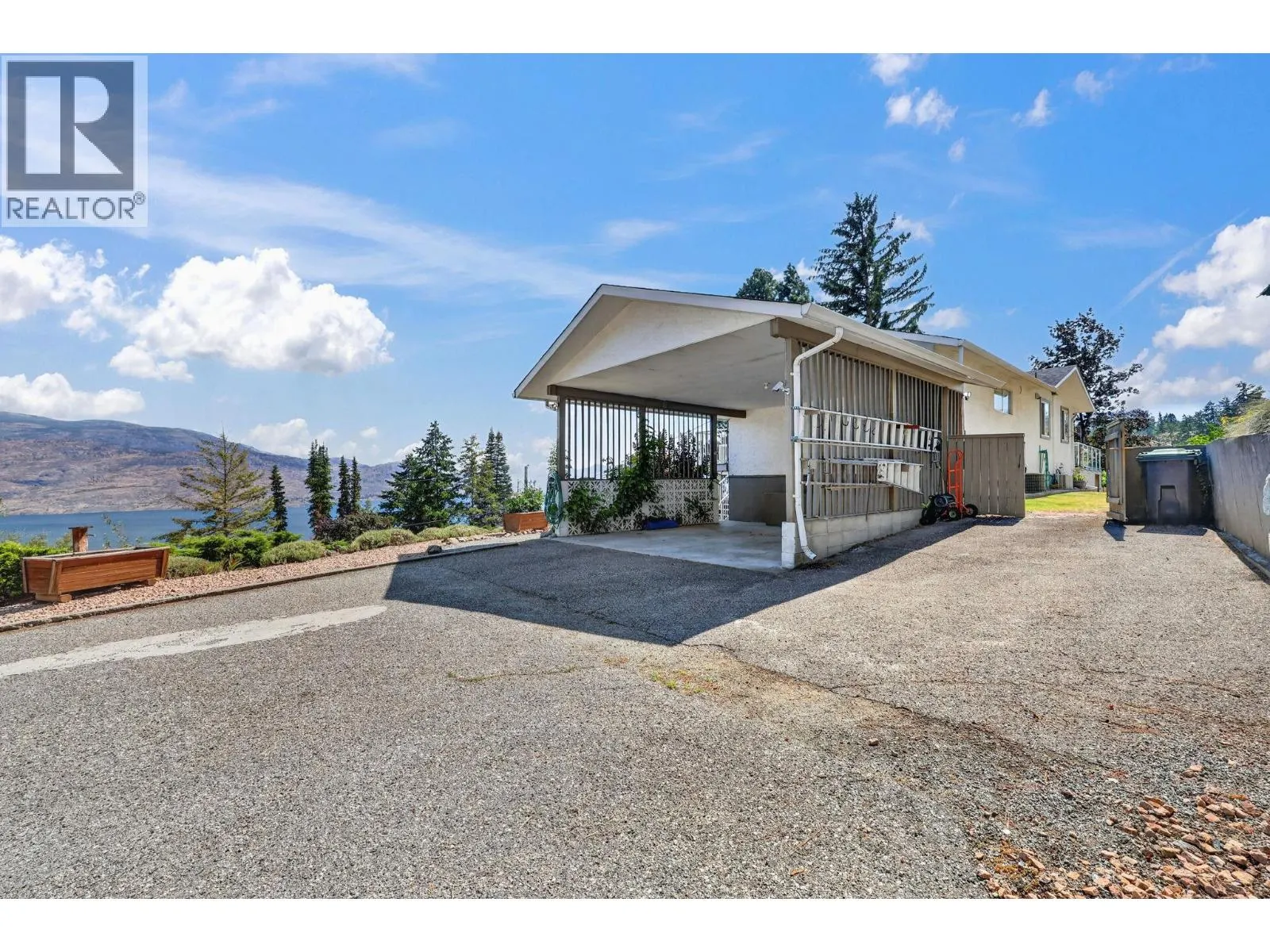 5868 MacGREGOR Road