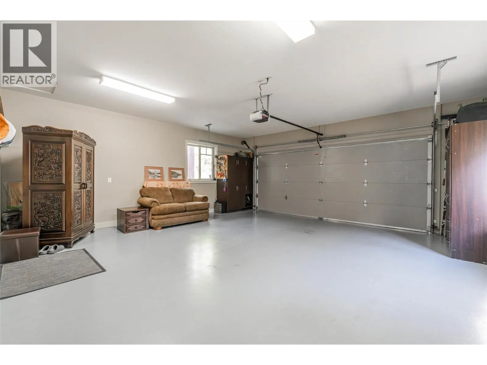 6833 MEADOWS Drive Unit# 28