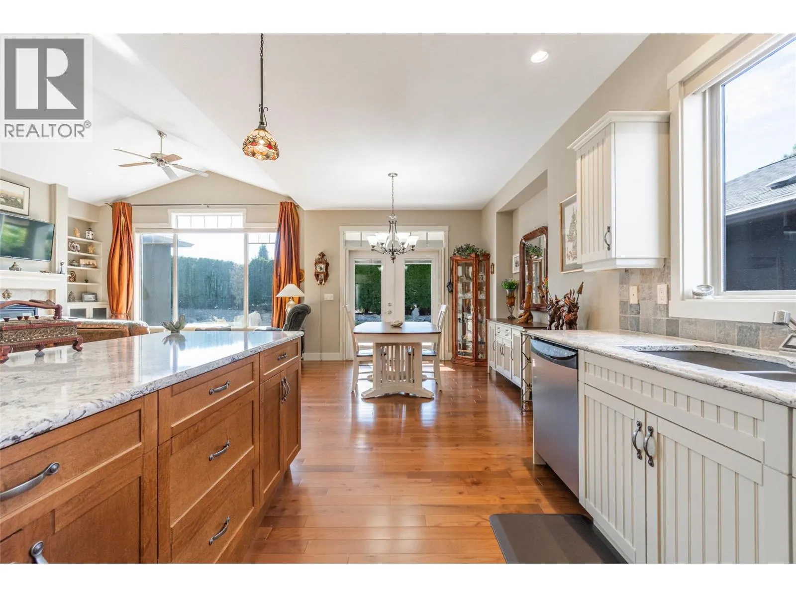 6833 MEADOWS Drive Unit# 28