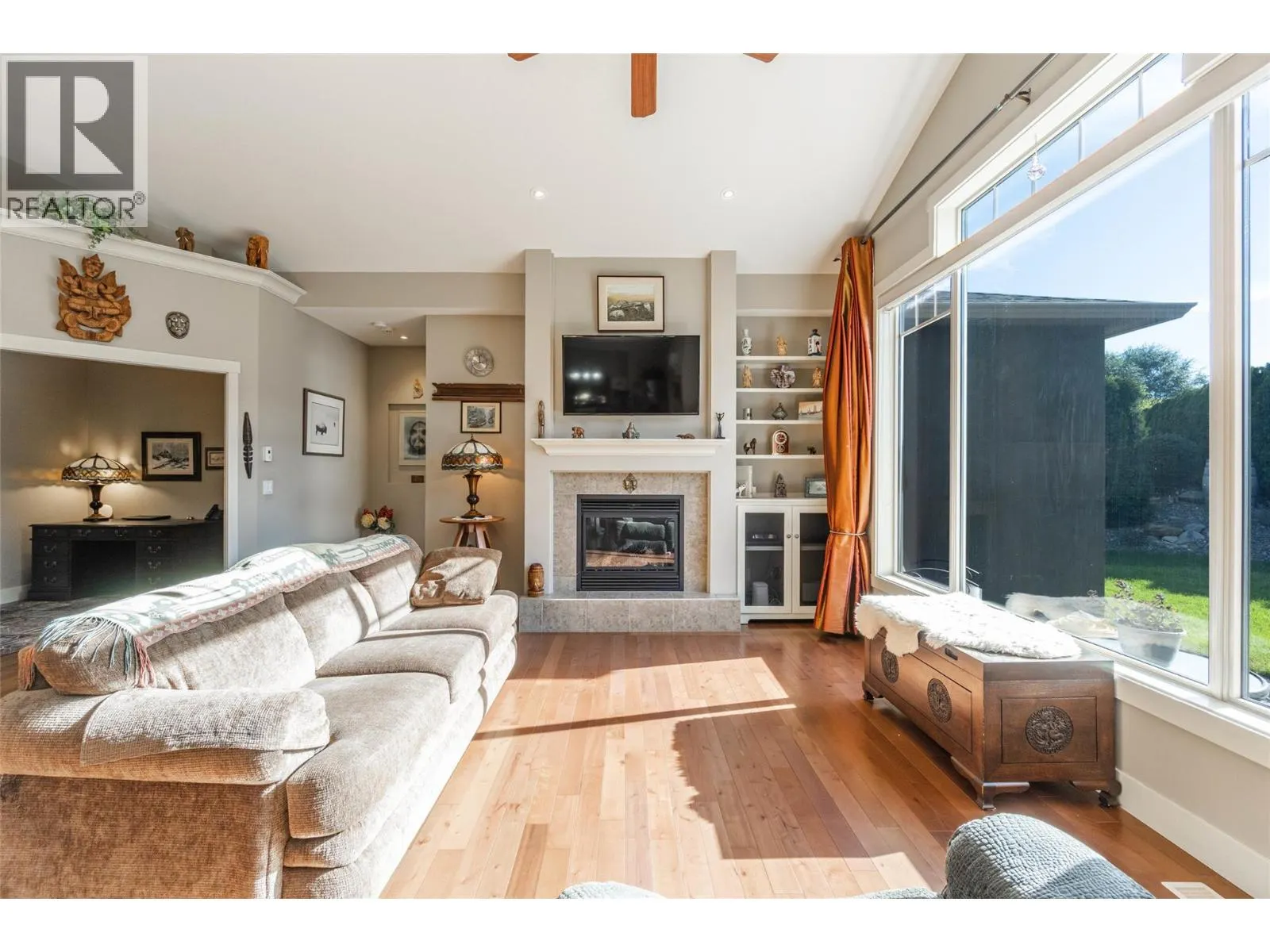 6833 MEADOWS Drive Unit# 28