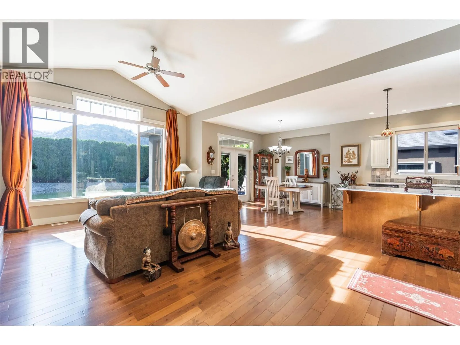6833 MEADOWS Drive Unit# 28