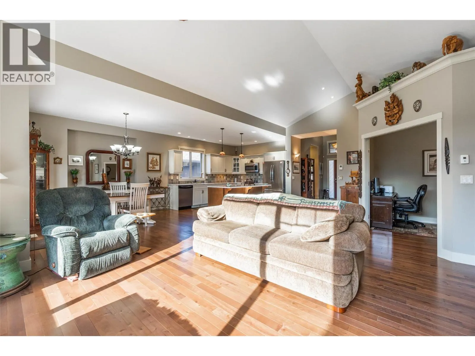 6833 MEADOWS Drive Unit# 28