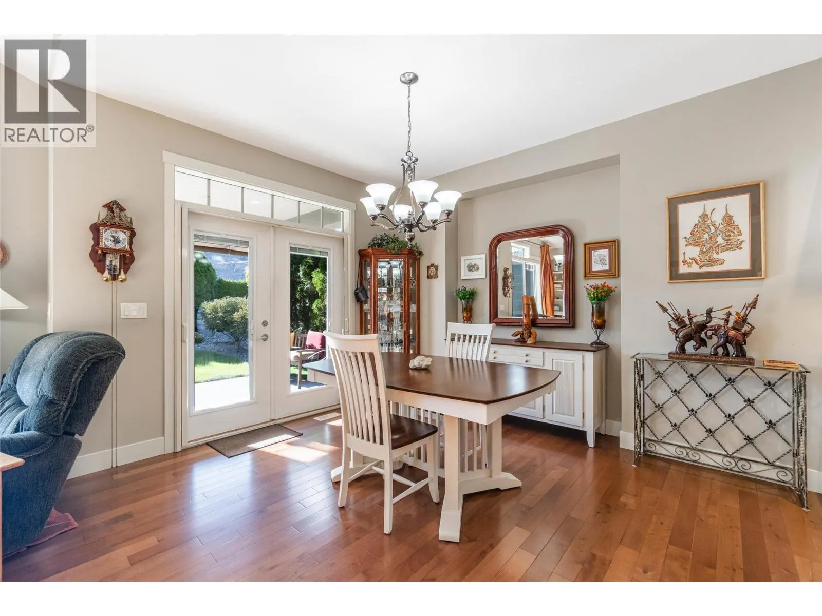 6833 MEADOWS Drive Unit# 28