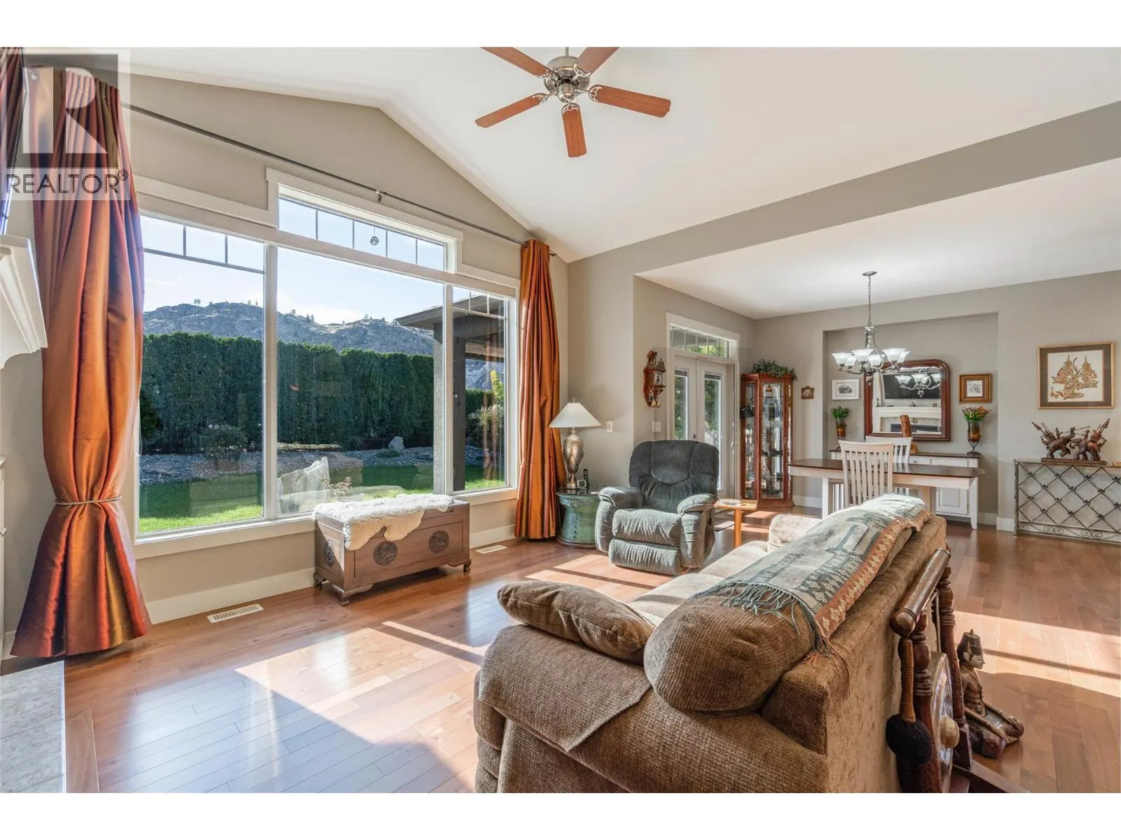 6833 MEADOWS Drive Unit# 28
