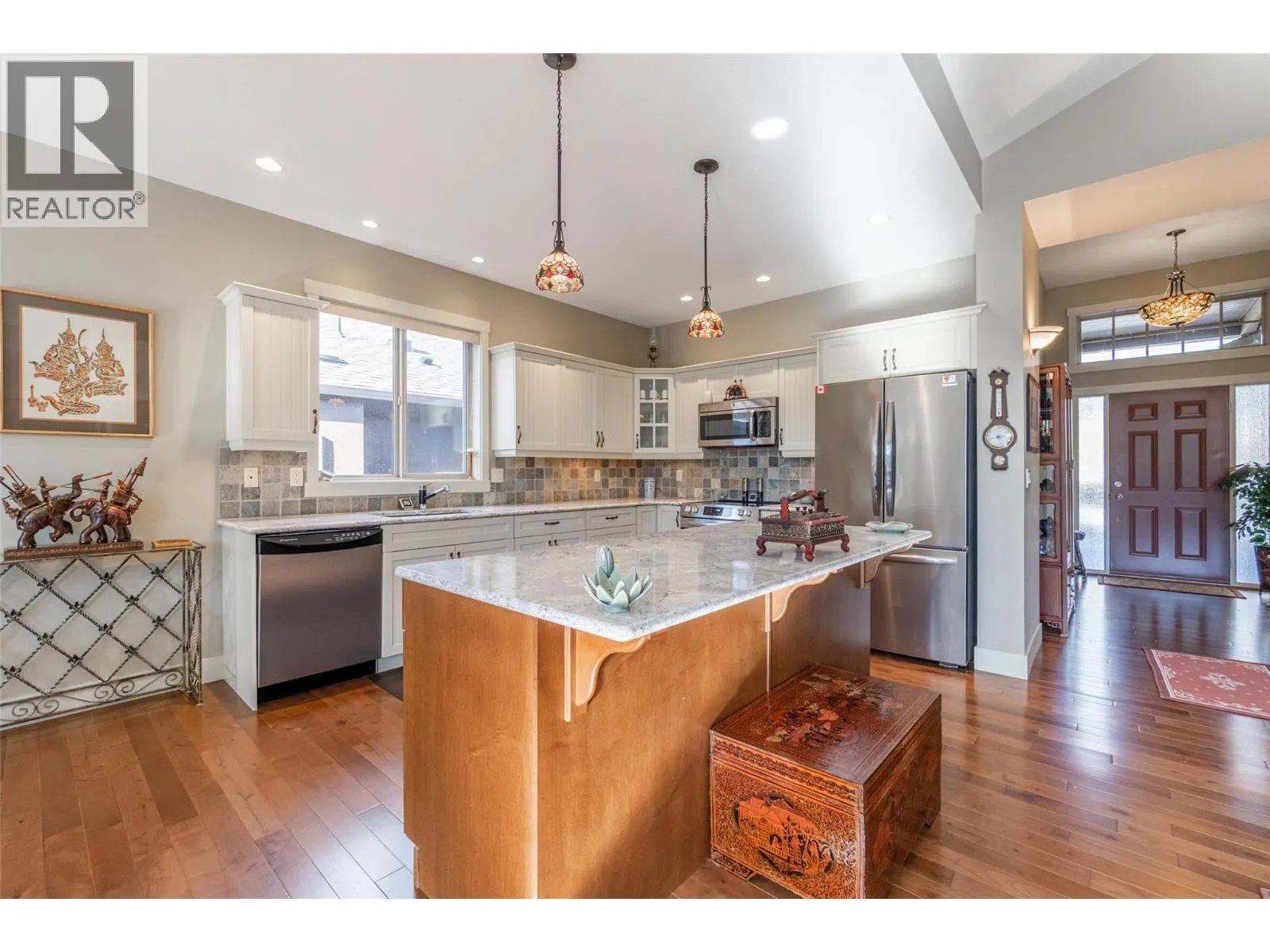 6833 MEADOWS Drive Unit# 28