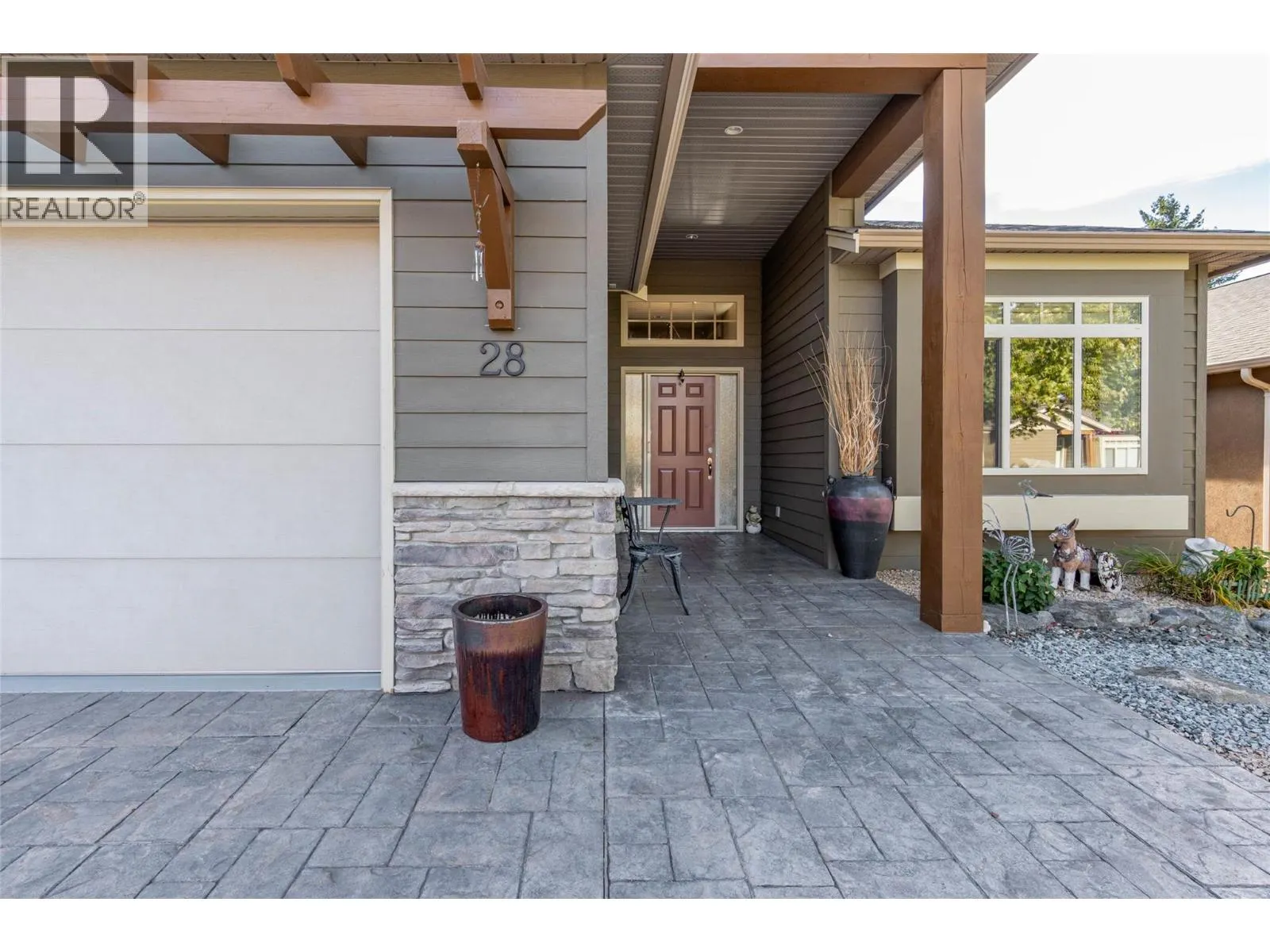 6833 MEADOWS Drive Unit# 28