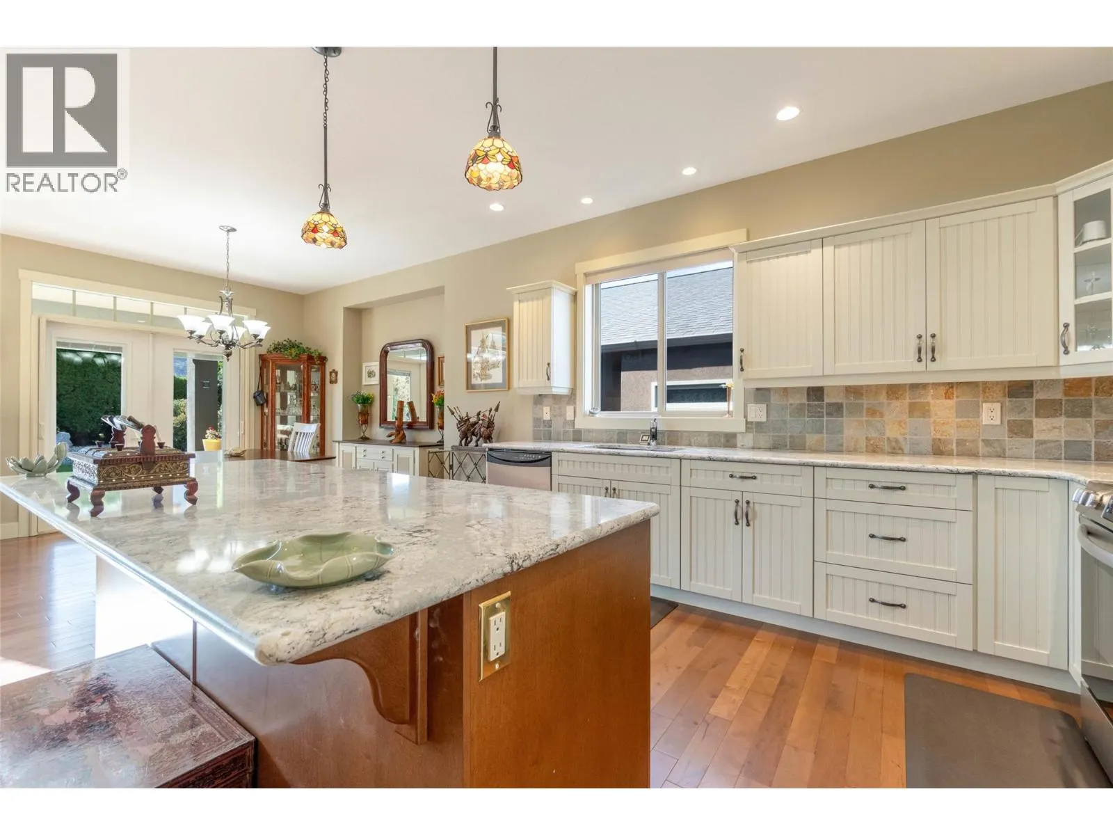 6833 MEADOWS Drive Unit# 28