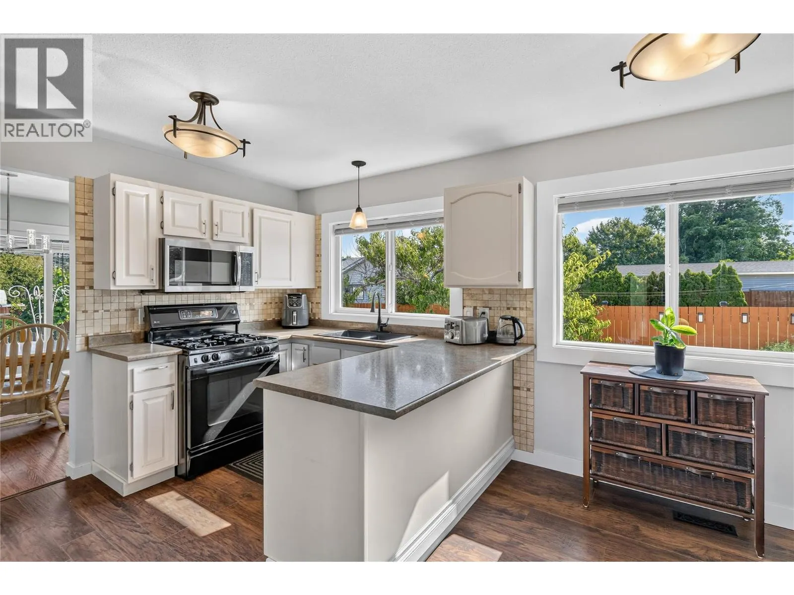 4201 Lakeshore Road