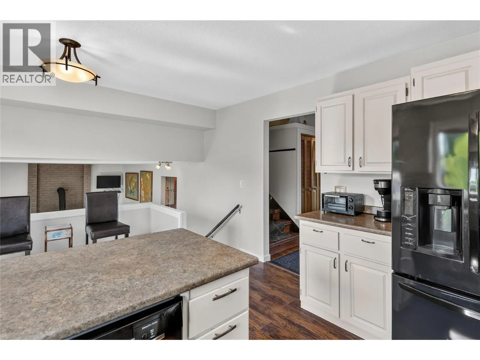 4201 Lakeshore Road