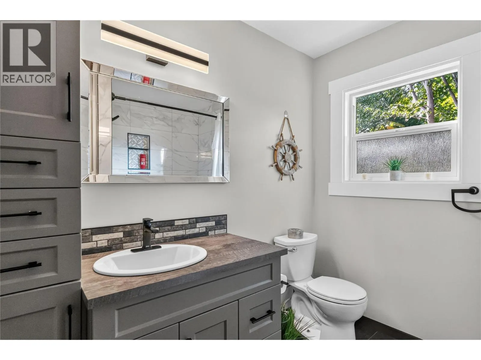 4201 Lakeshore Road