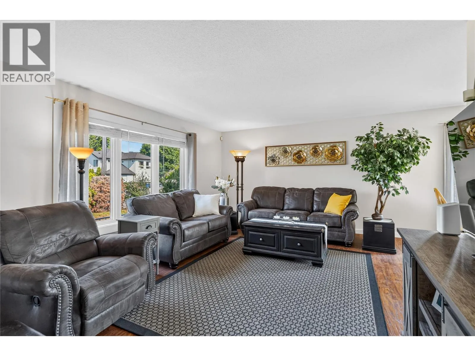 4201 Lakeshore Road