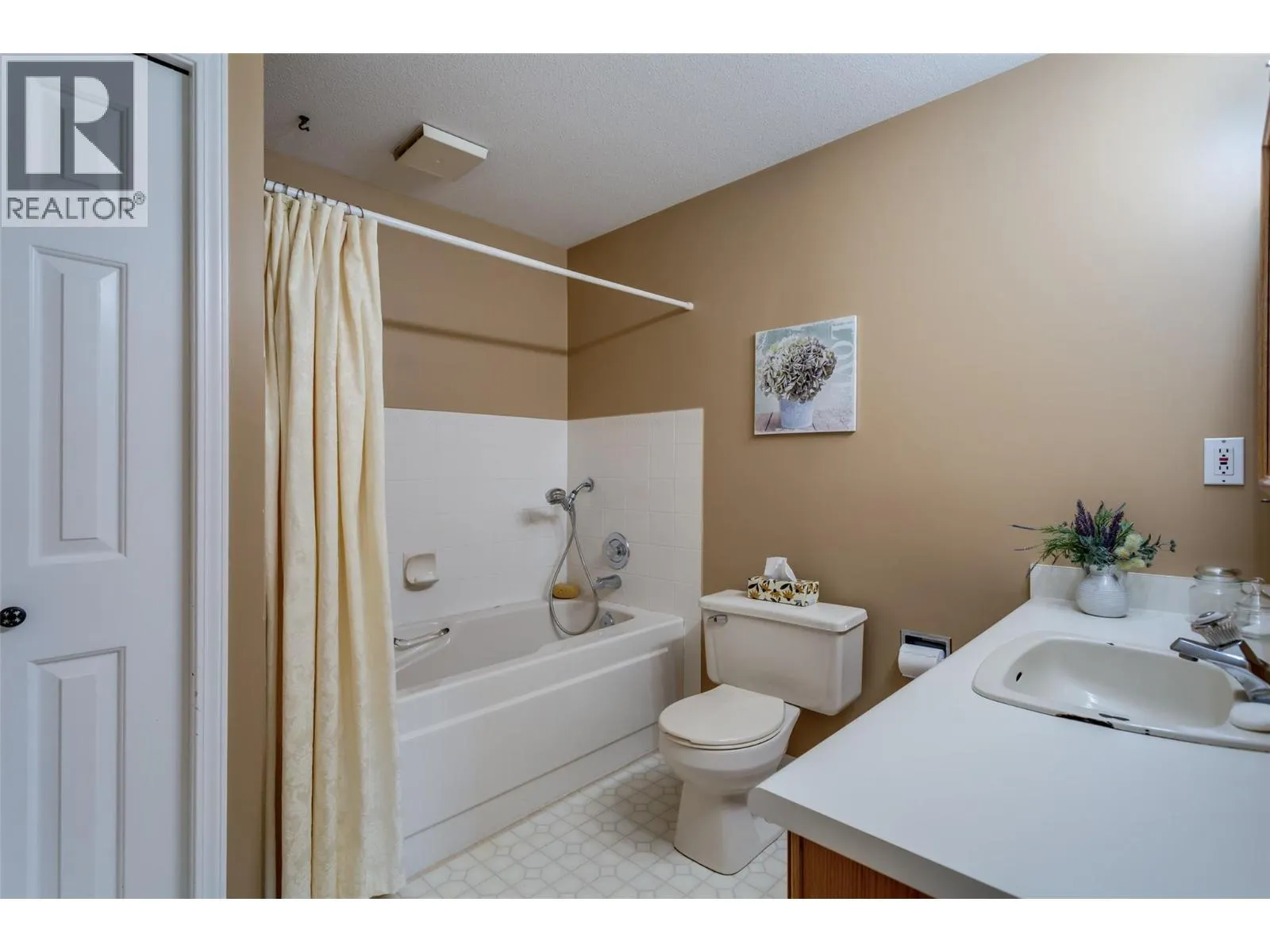 945 Lawrence Avenue Unit# 107
