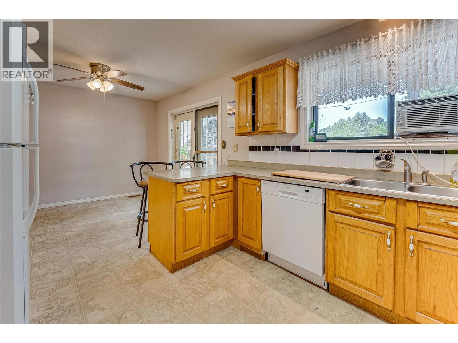 3472 Lockhart Crescent