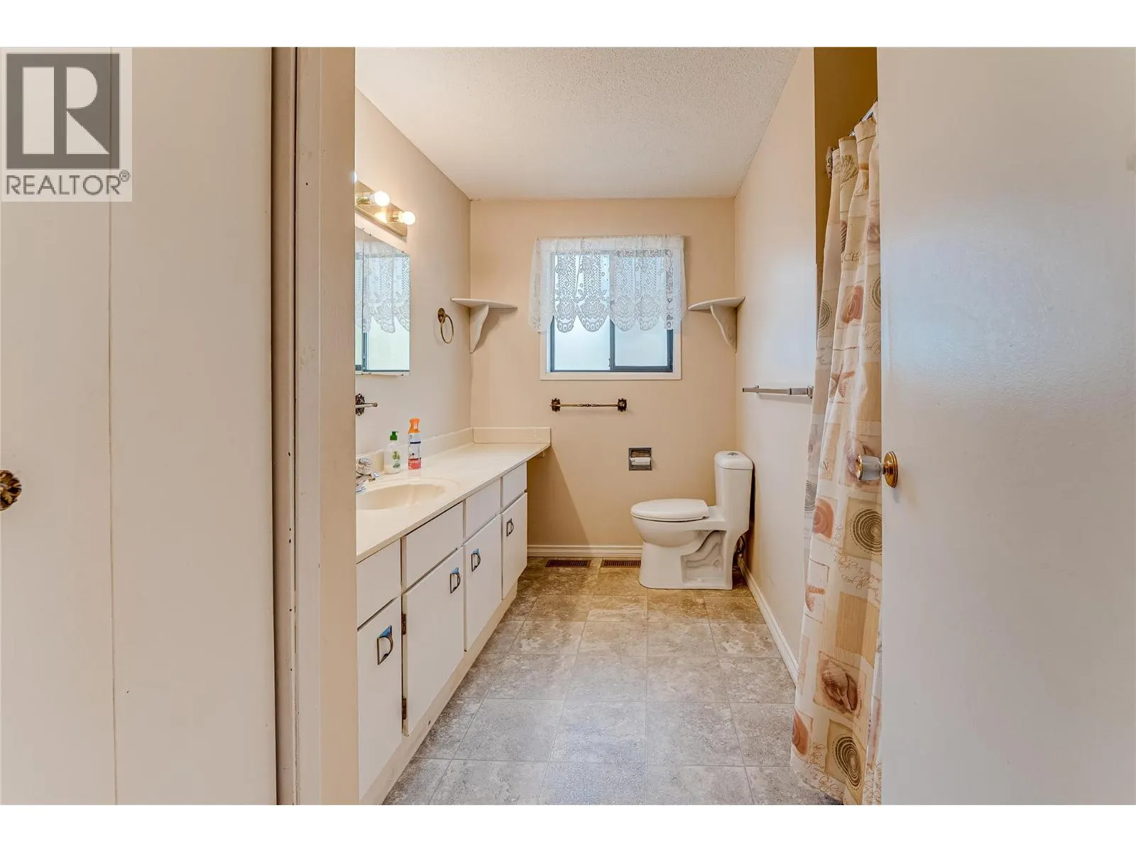 3472 Lockhart Crescent