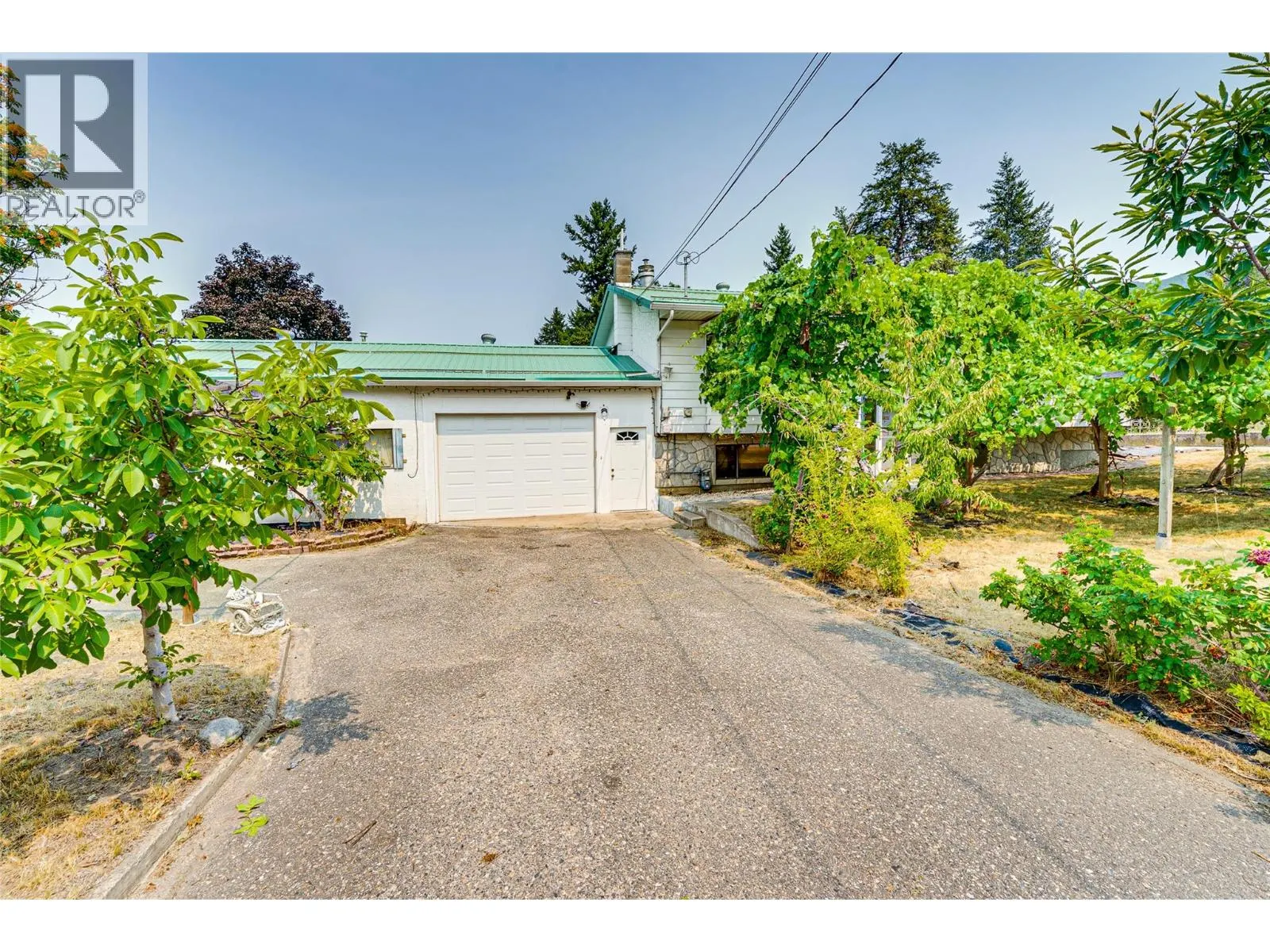 3472 Lockhart Crescent