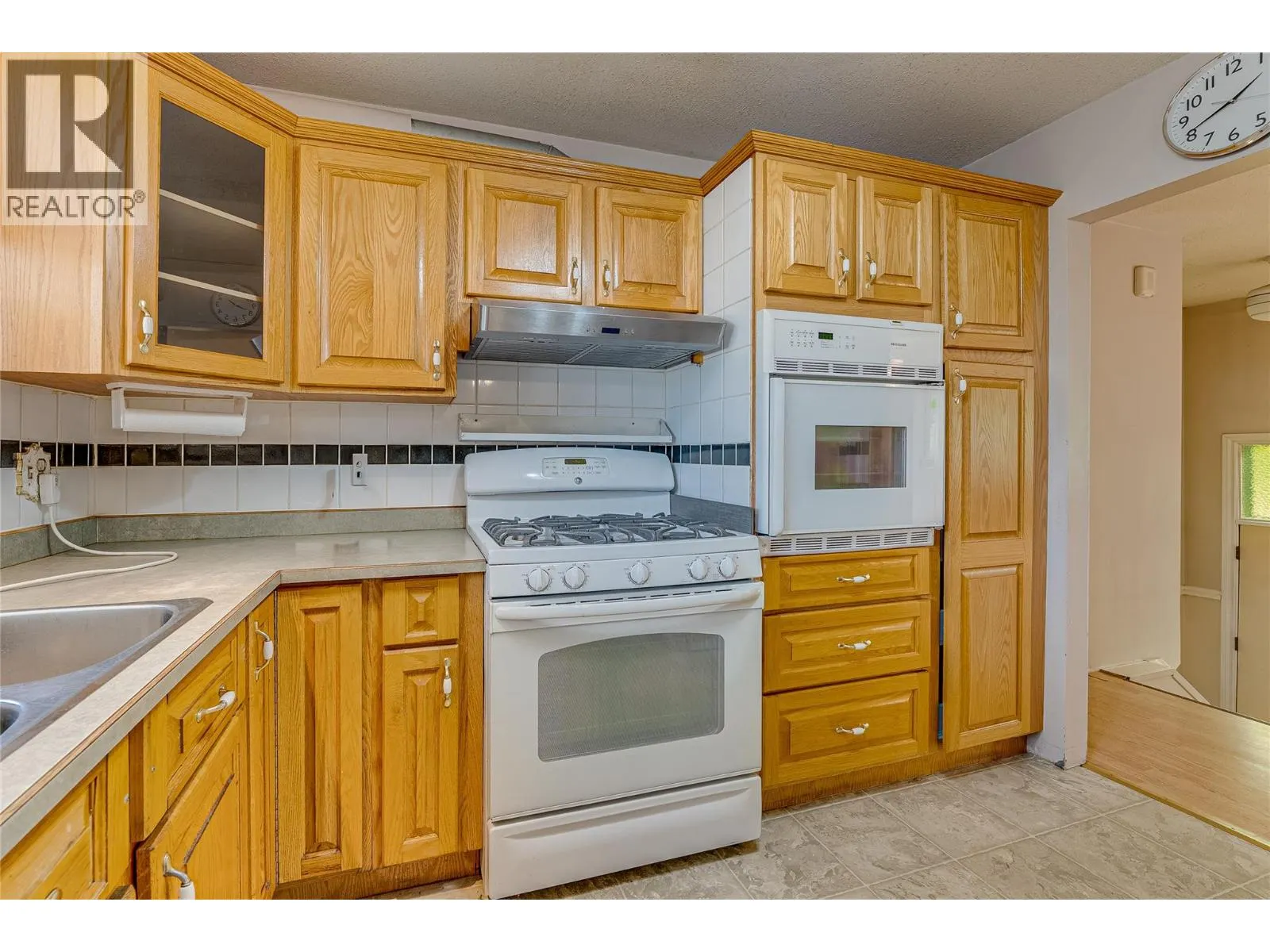 3472 Lockhart Crescent