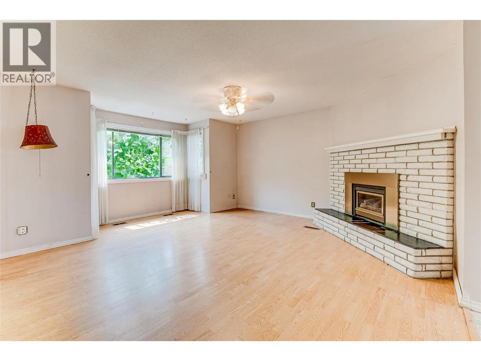 3472 Lockhart Crescent