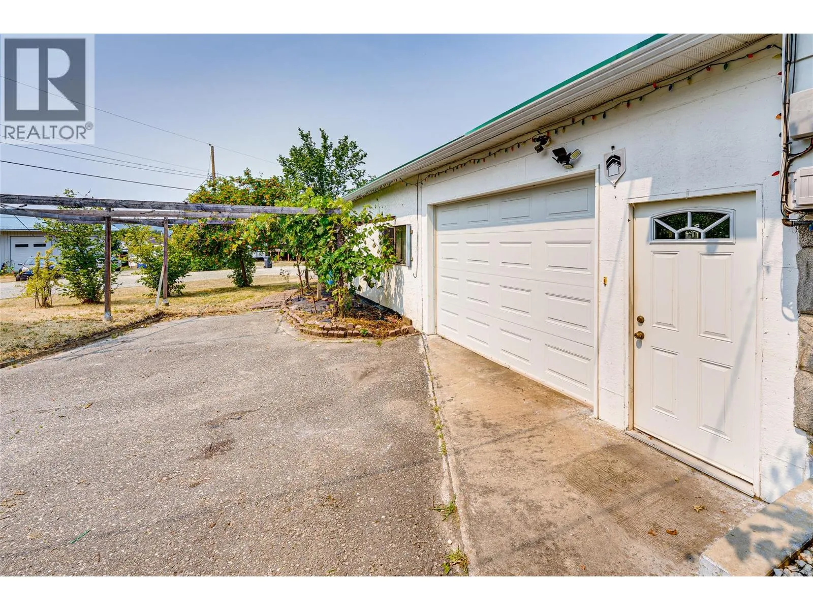 3472 Lockhart Crescent