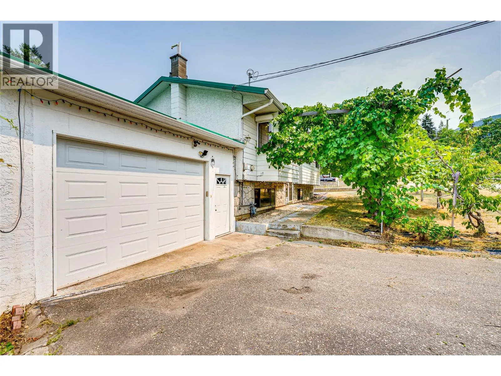 3472 Lockhart Crescent