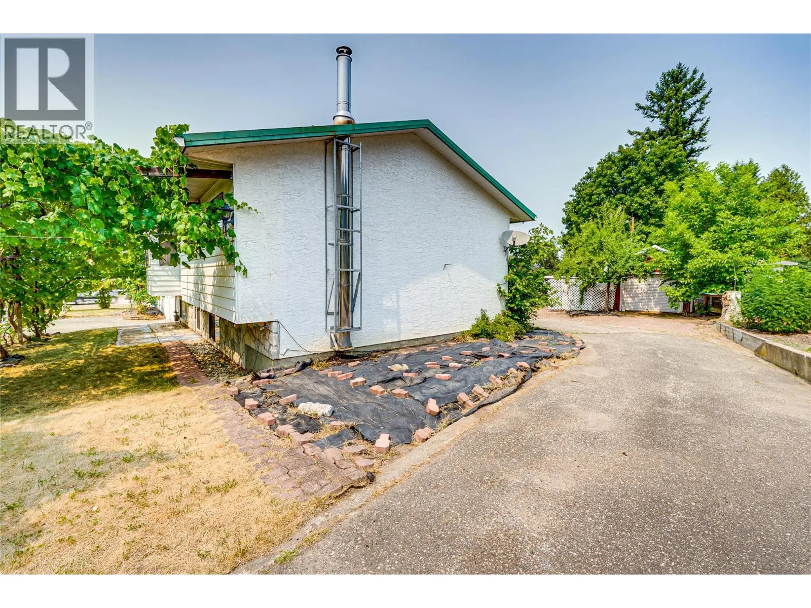 3472 Lockhart Crescent