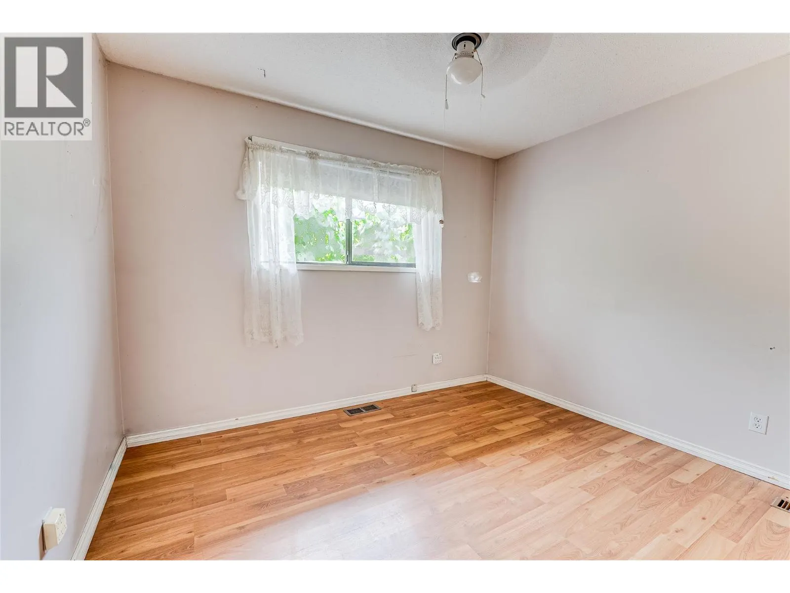 3472 Lockhart Crescent